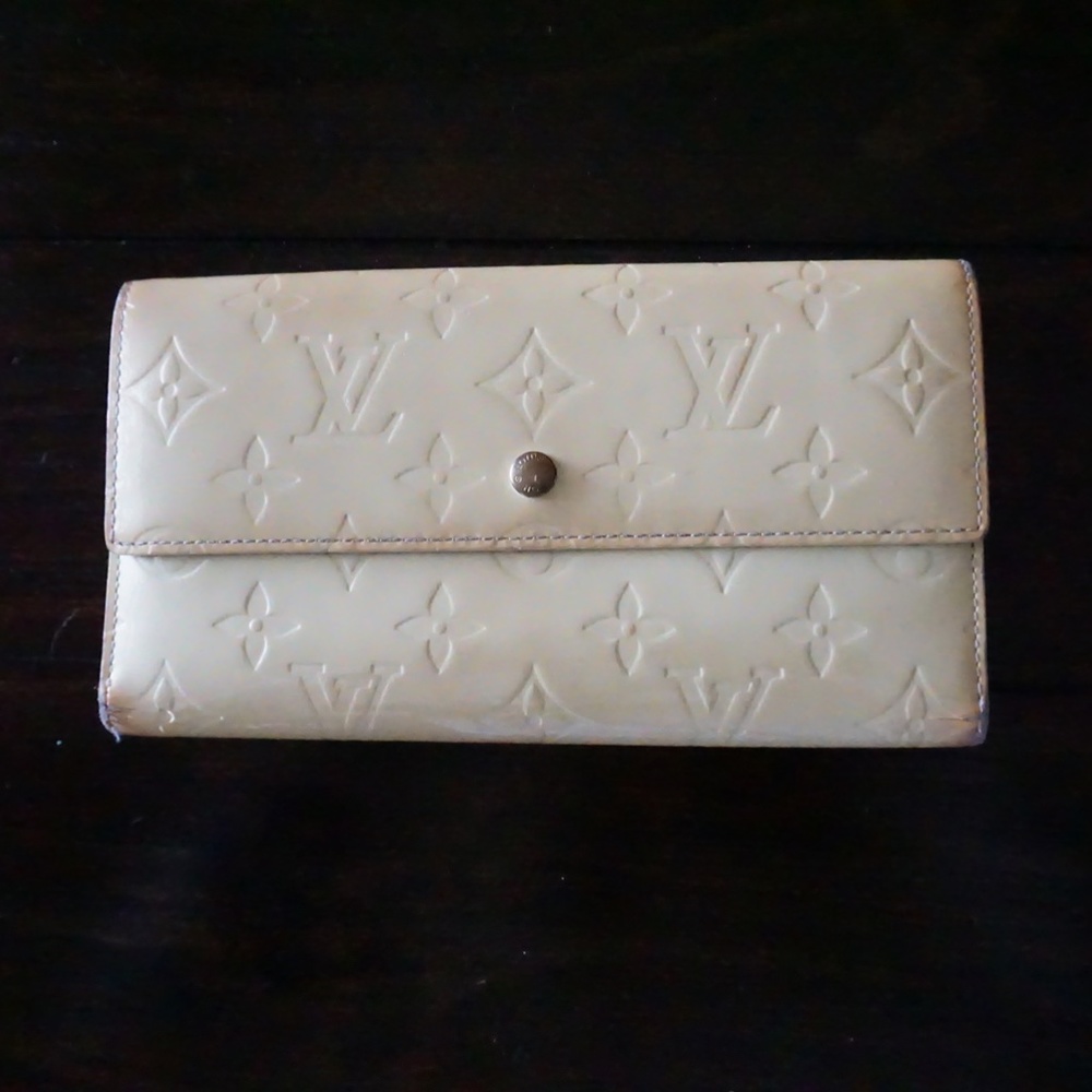 LOUIS VUITTON Perle Monogram Vernis Porte-Tresor International Wallet